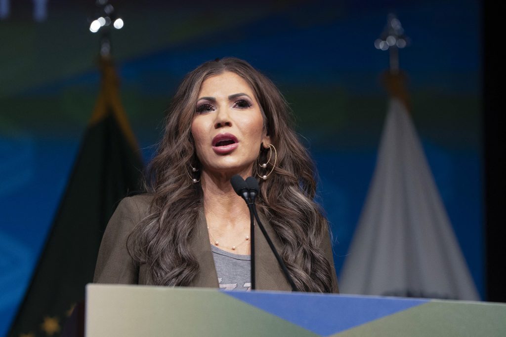 US-NEWS-TRUMP-SELF-DEPORTATION-STIPENDS-GET